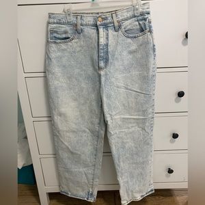 Universal Thread Vintage Straight Jeans from Target. Size 12 (31).